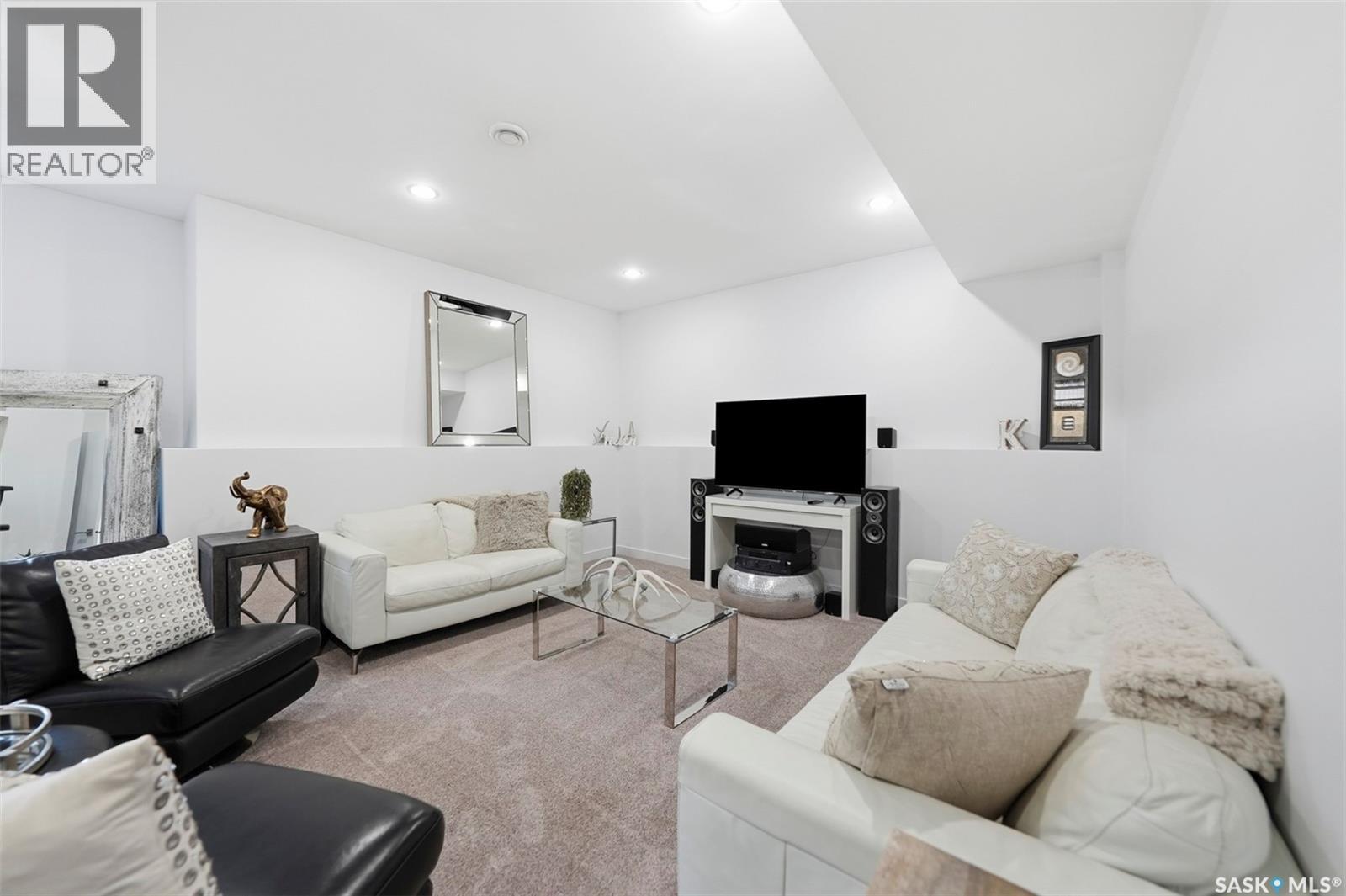 727 1st AVENUE N - Image 28
