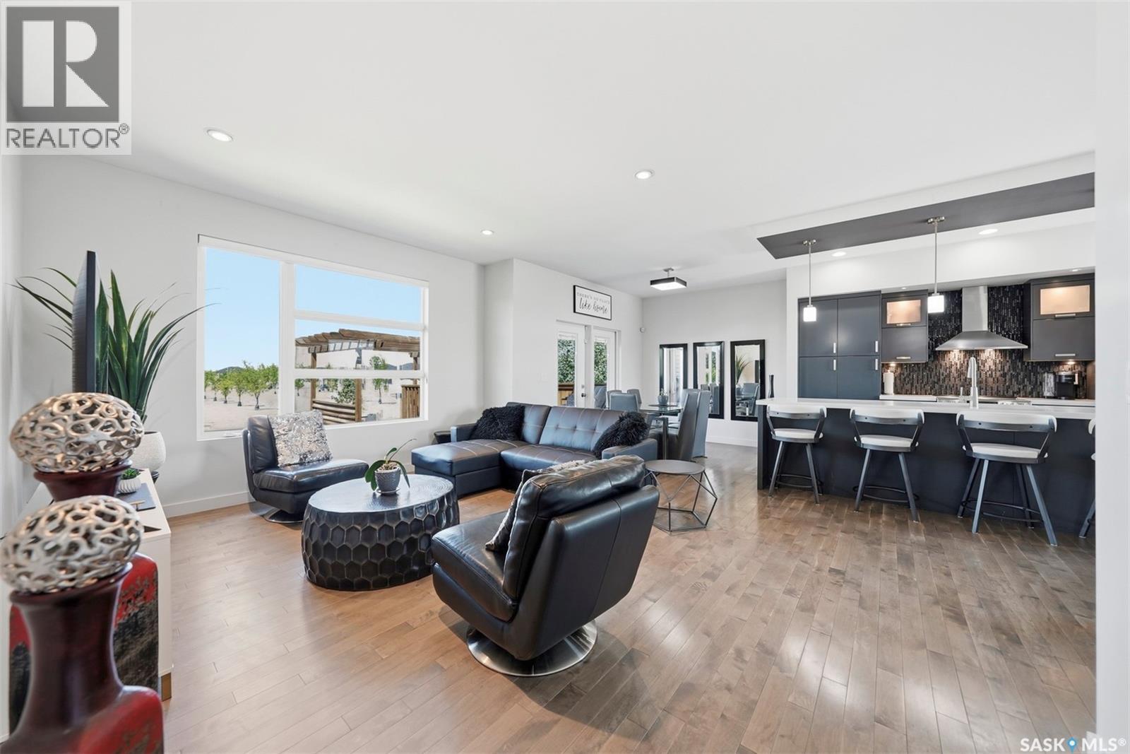 727 1st AVENUE N - Image 4