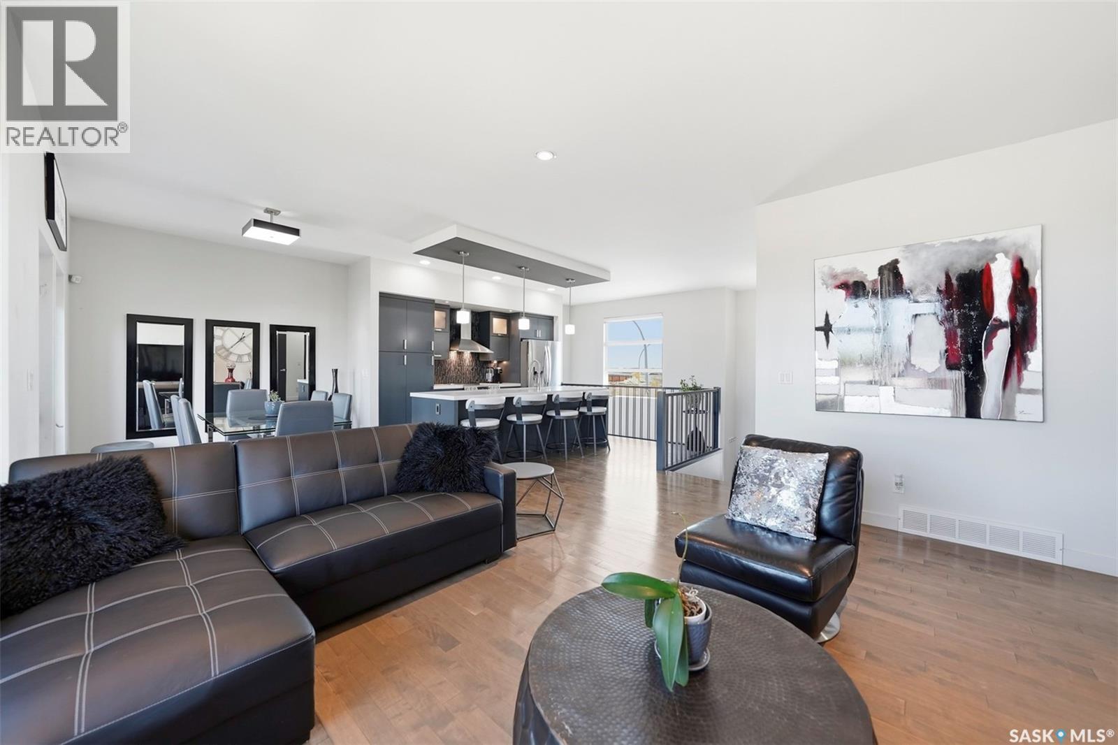 727 1st AVENUE N - Image 6