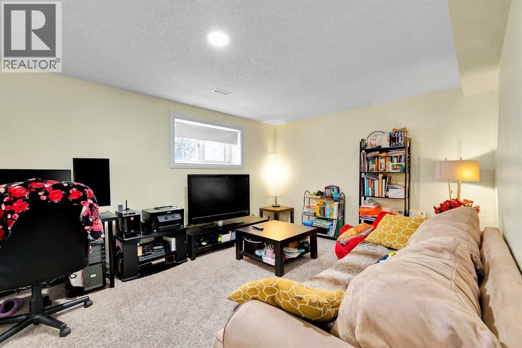 107 Silvergrove Road NW - 30