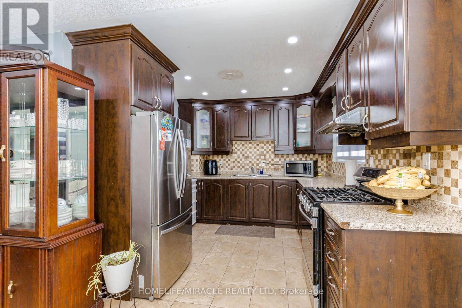 #29 1730 ALBION ROAD - Image 18