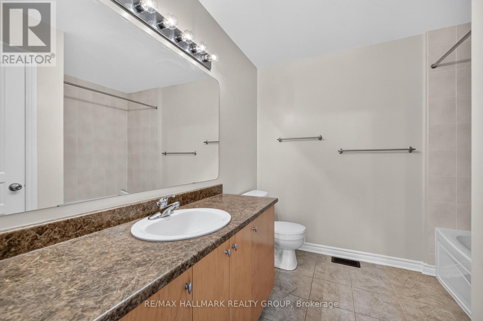 2028 MELETTE CRESCENT - Image 27
