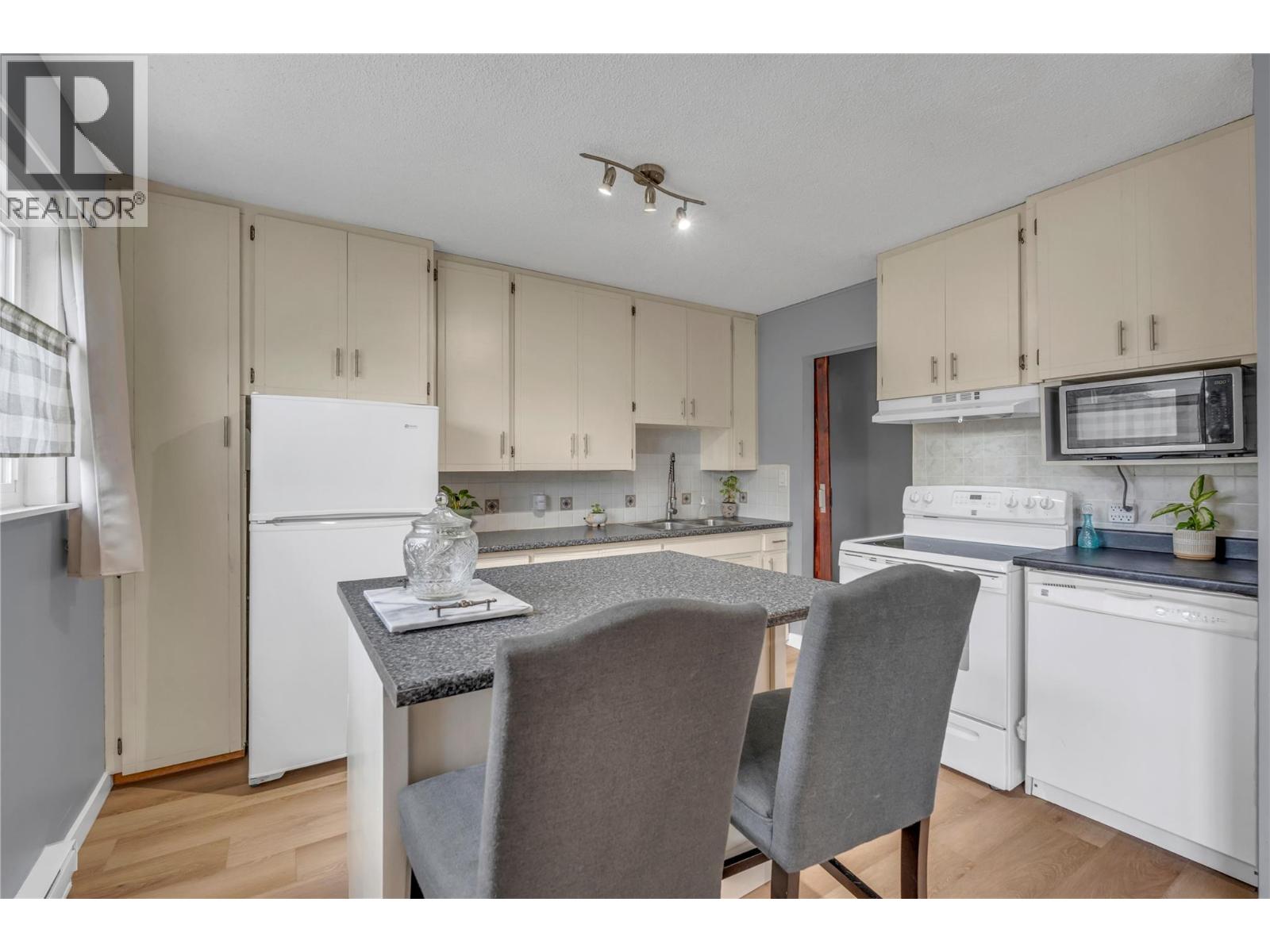 172 MCGOWAN Road - 7