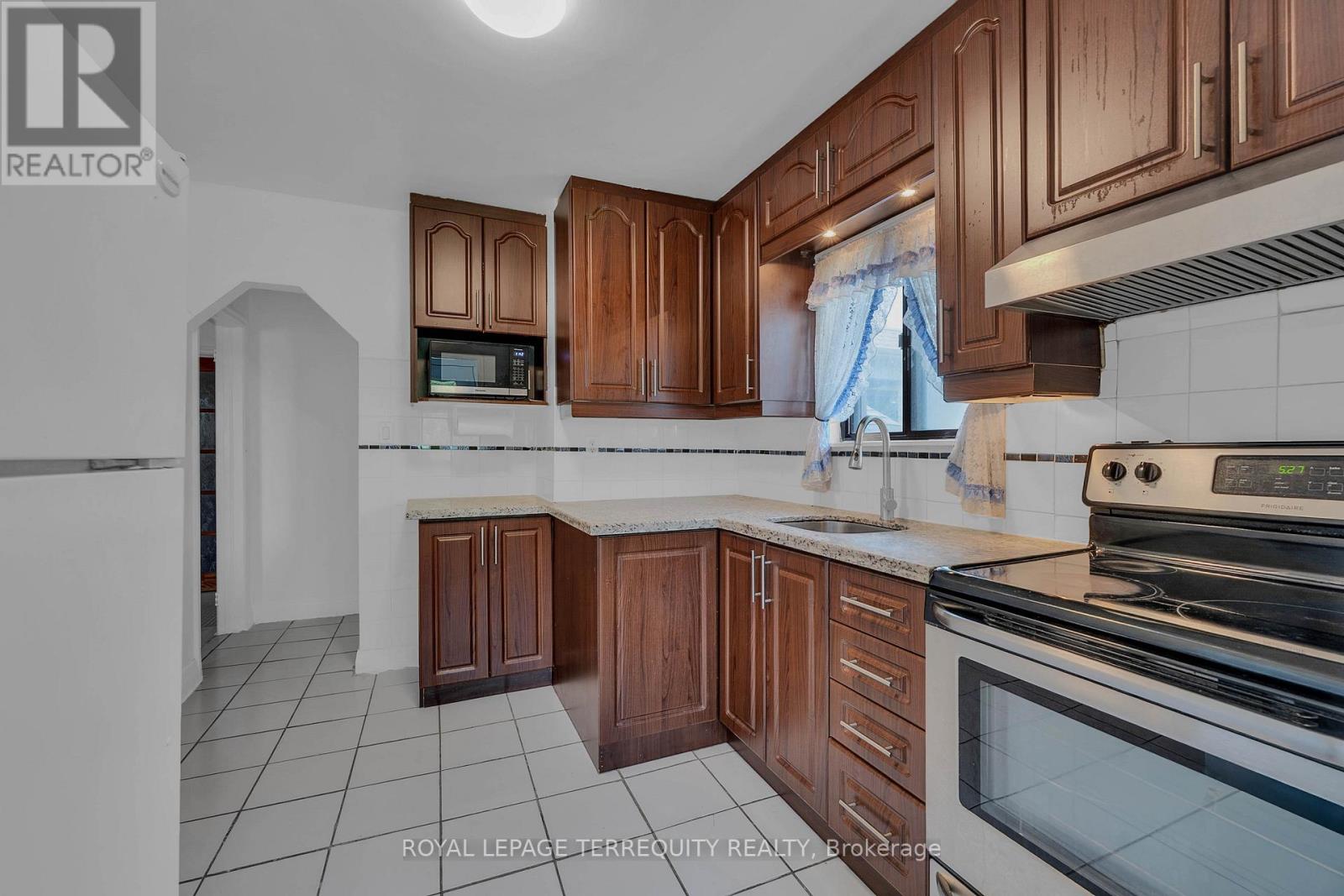 4 HARRIS PARK DRIVE - 11