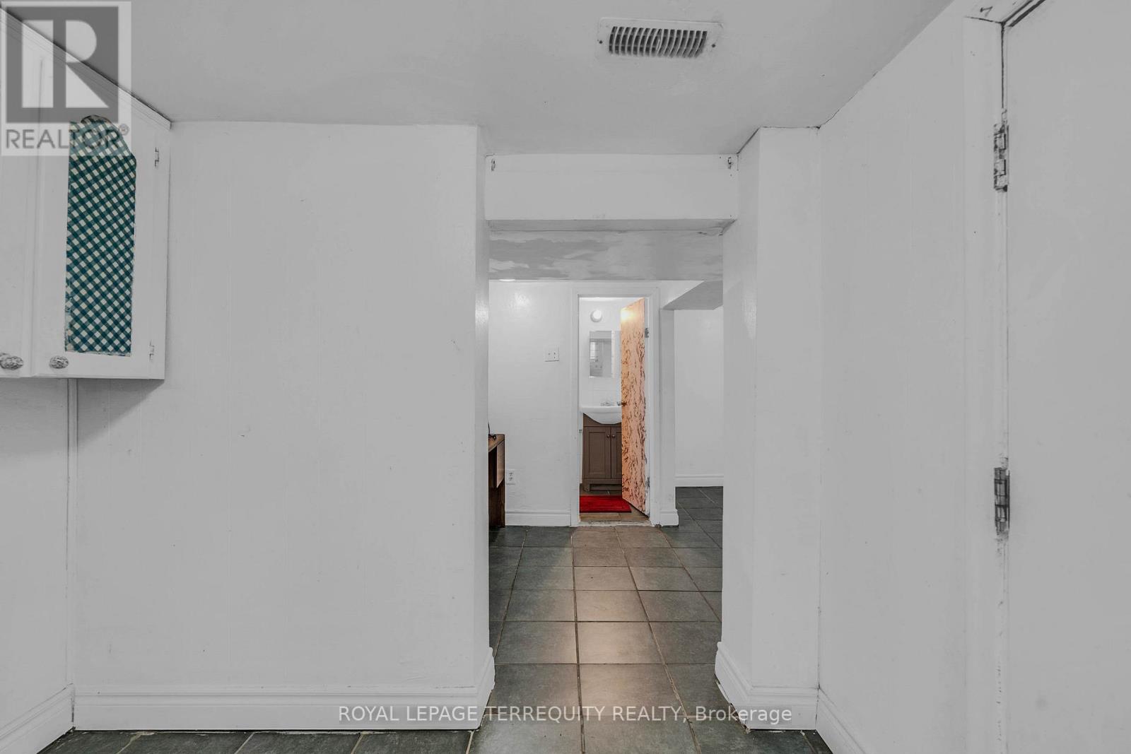 4 HARRIS PARK DRIVE - 30