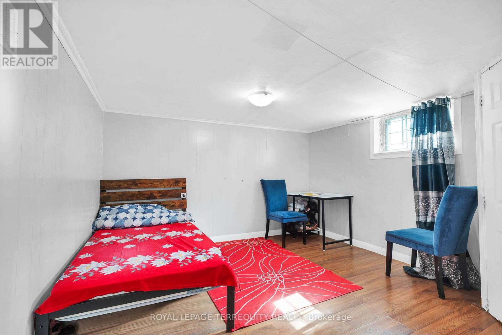 4 HARRIS PARK DRIVE - 37