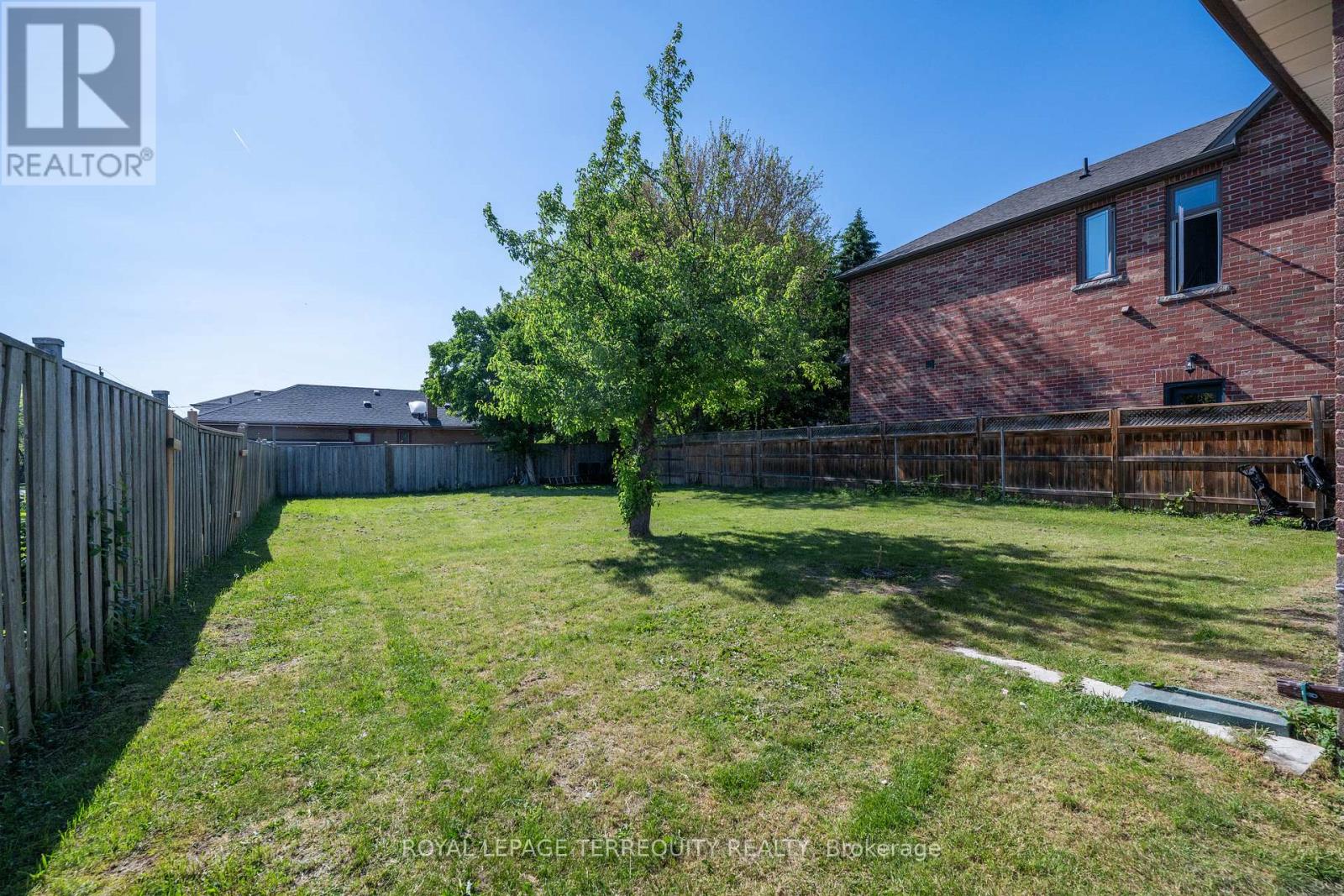 4 HARRIS PARK DRIVE - 43