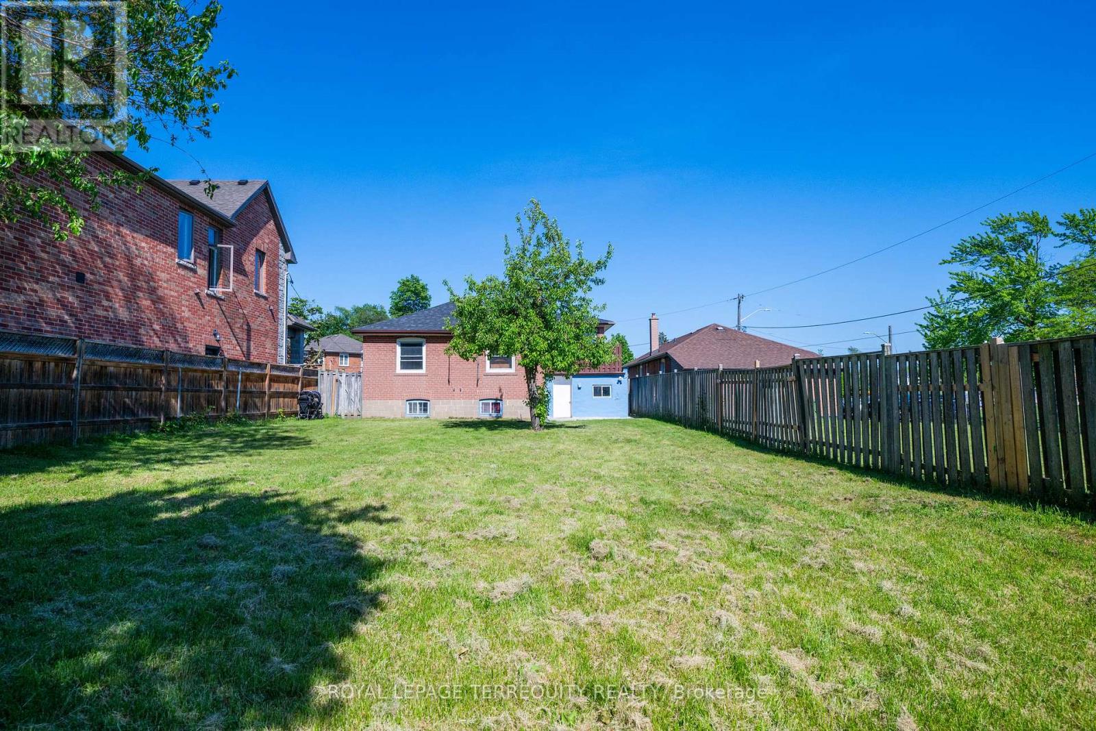 4 HARRIS PARK DRIVE - 44