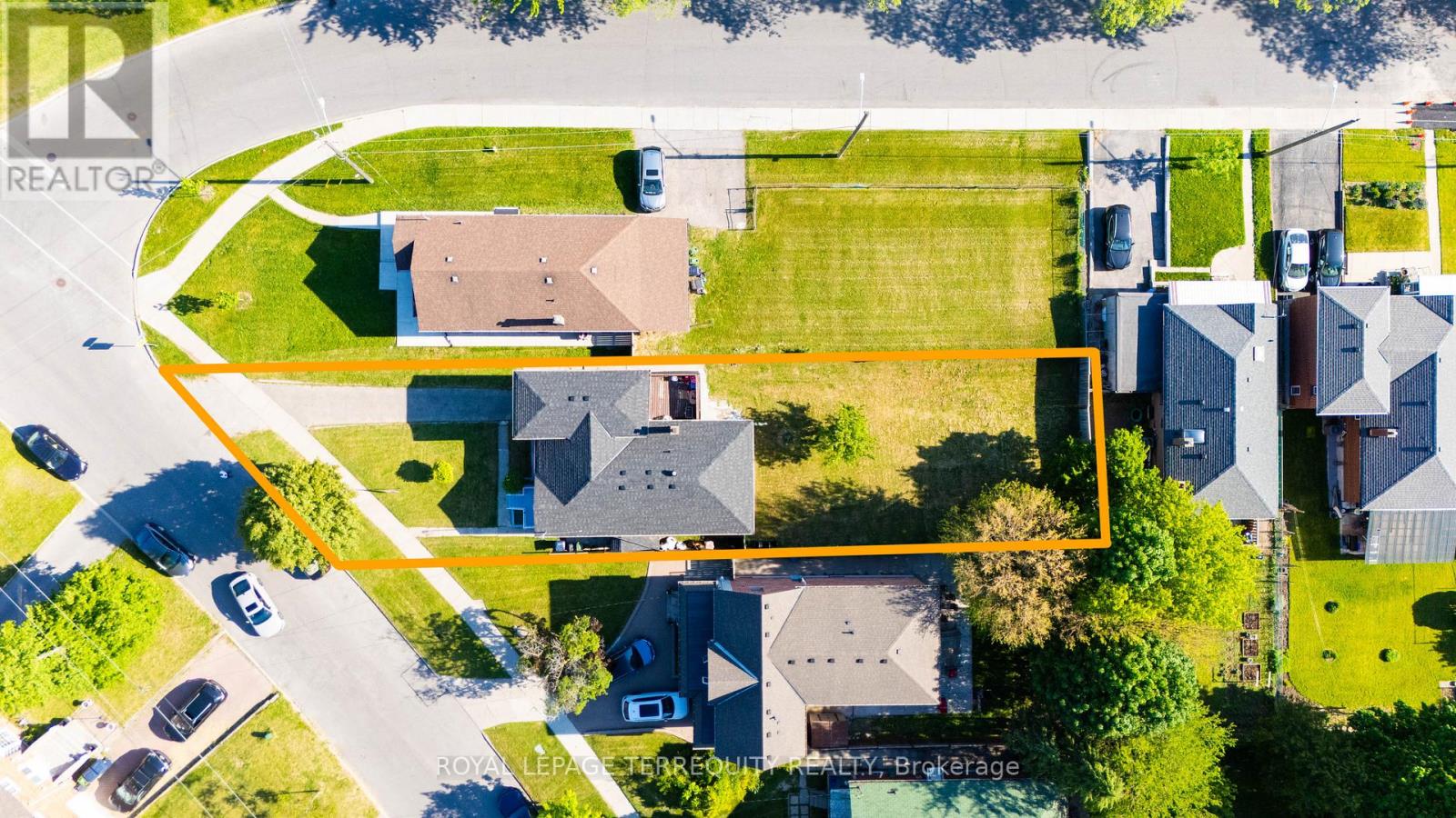 4 HARRIS PARK DRIVE - 48