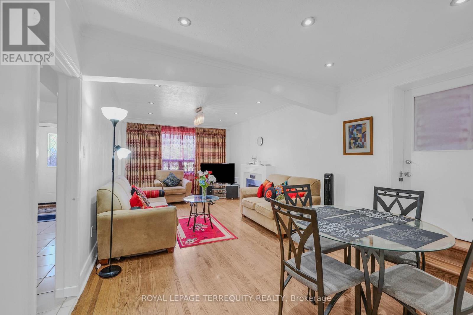 4 HARRIS PARK DRIVE - 8