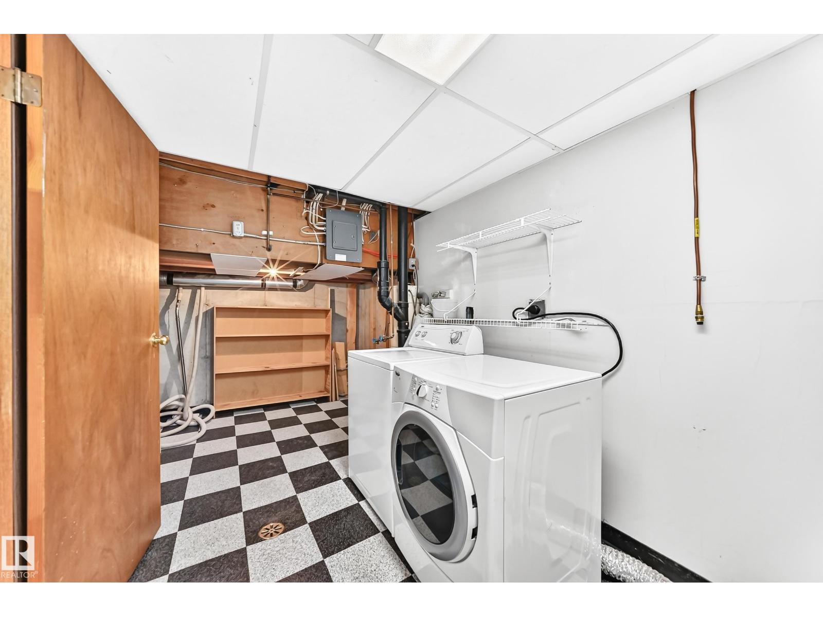 22 WOODVALE VG NW - 21