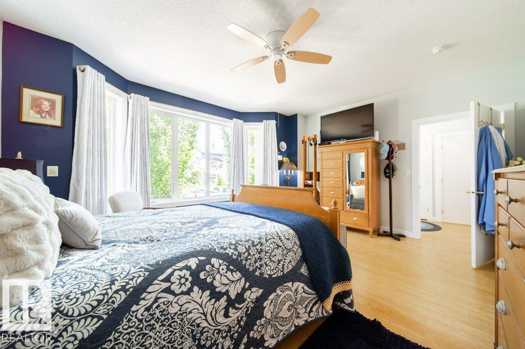 8731 85 AV NW - 12