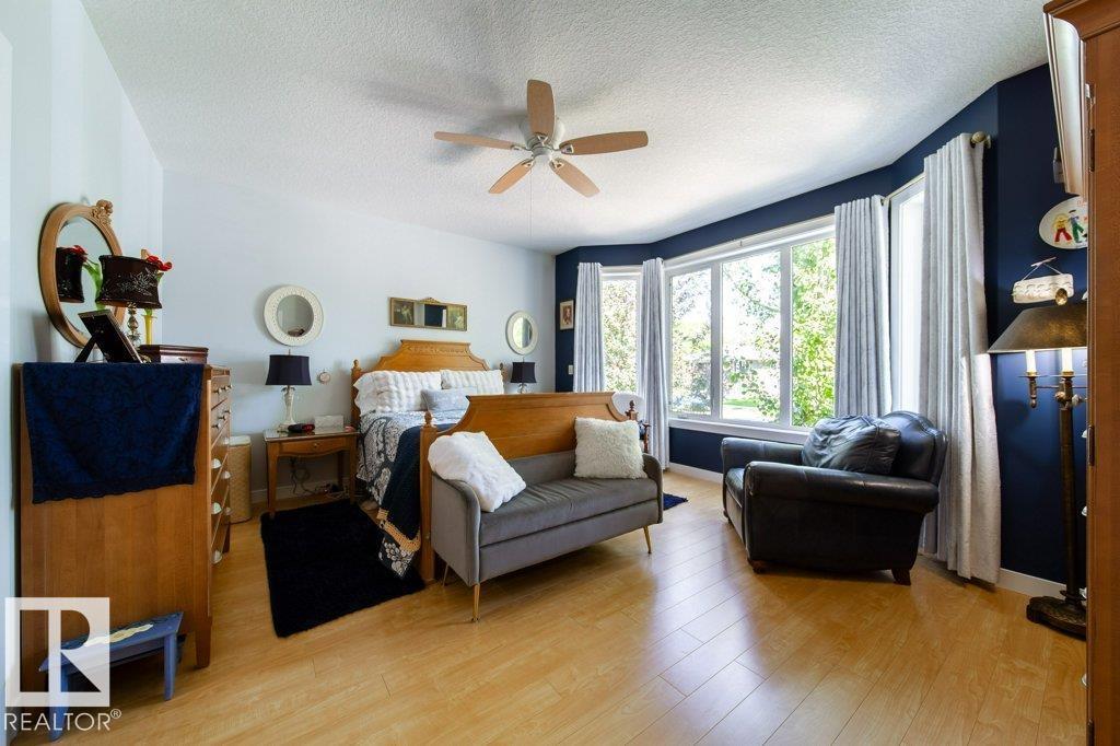 8731 85 AV NW - 11
