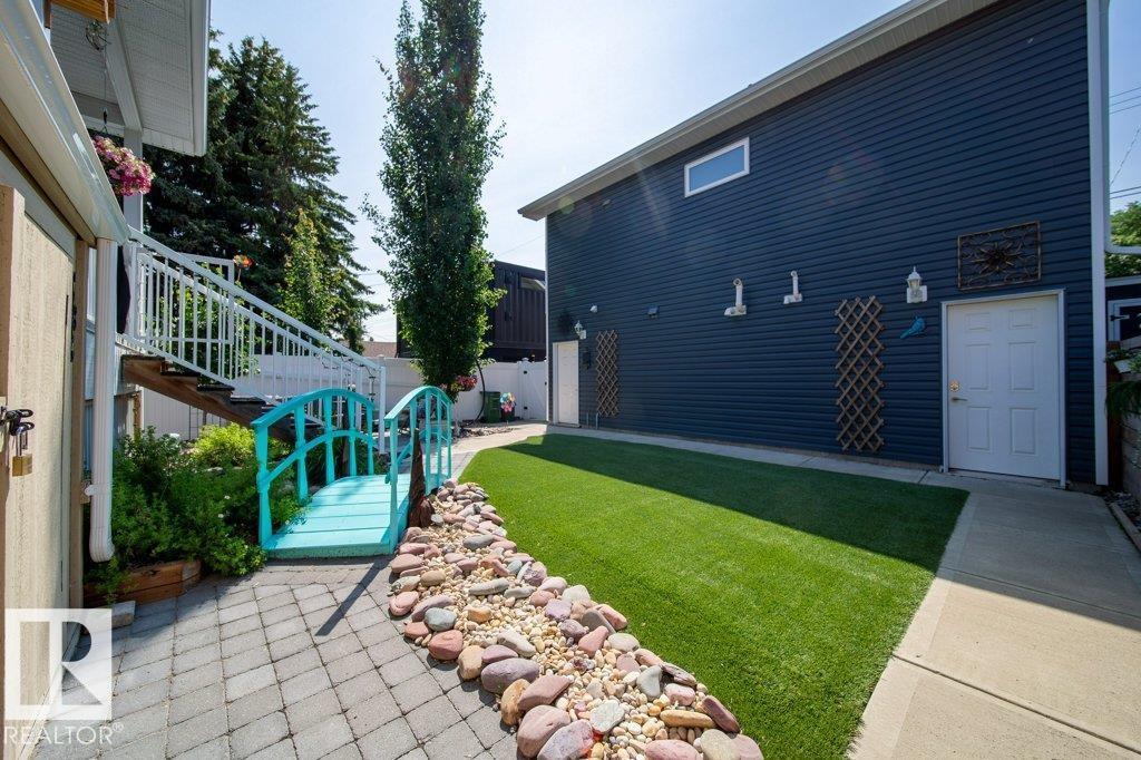 8731 85 AV NW - 35