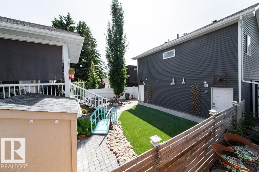 8731 85 AV NW - 40
