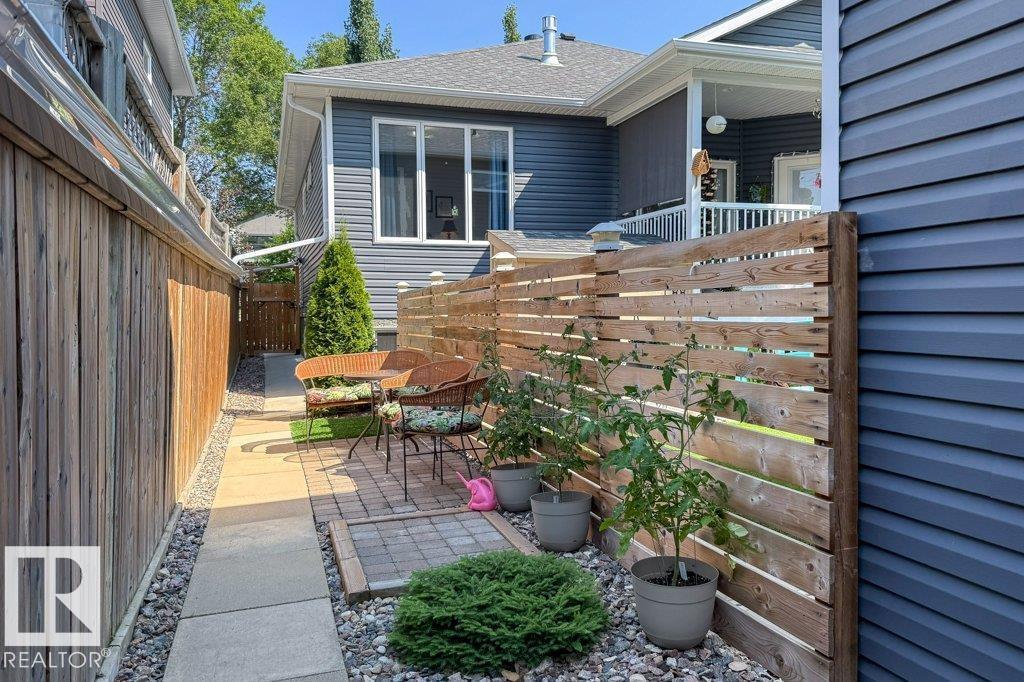 8731 85 AV NW - 39
