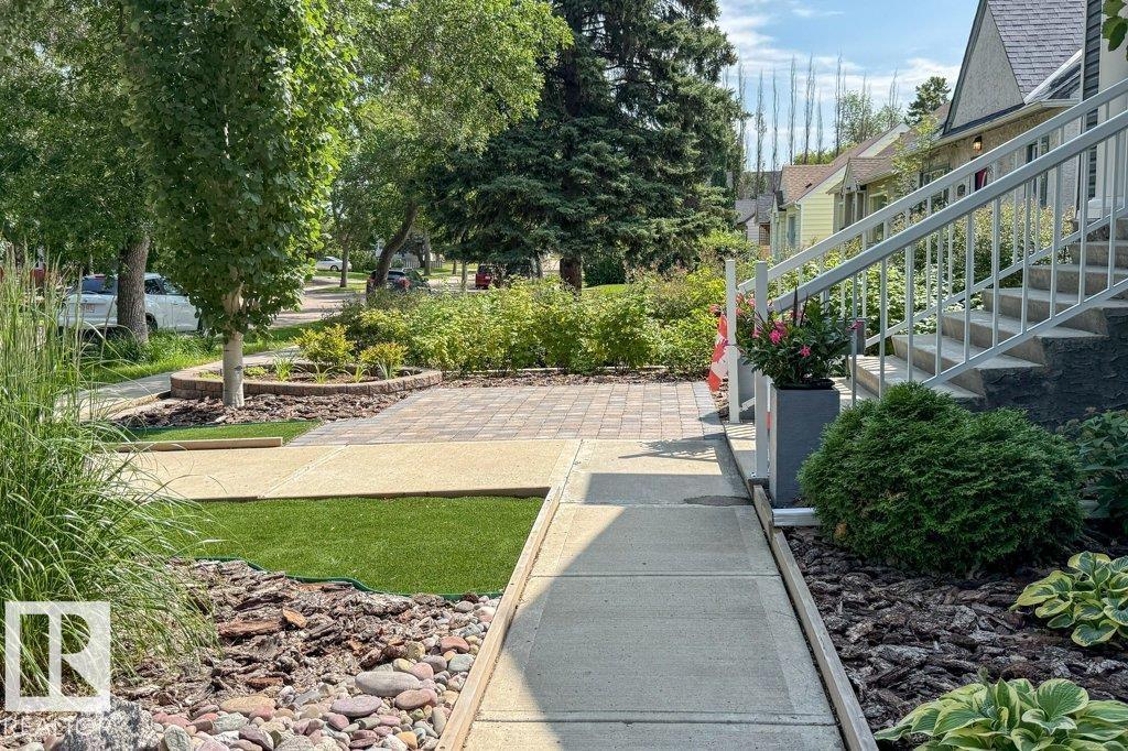 8731 85 AV NW - 41