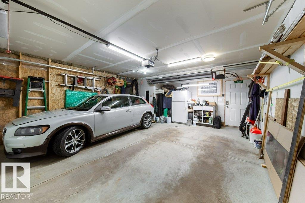 8731 85 AV NW - 42