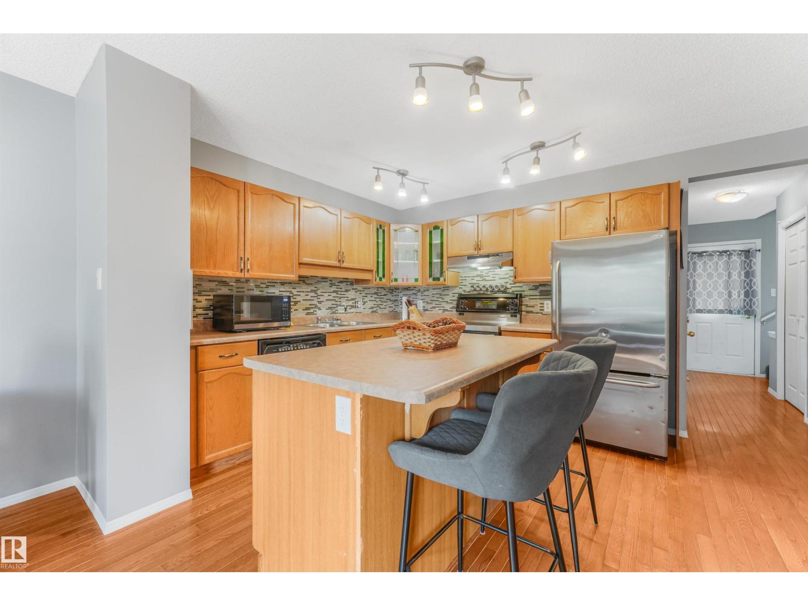 #19 15215 126 ST NW - 6