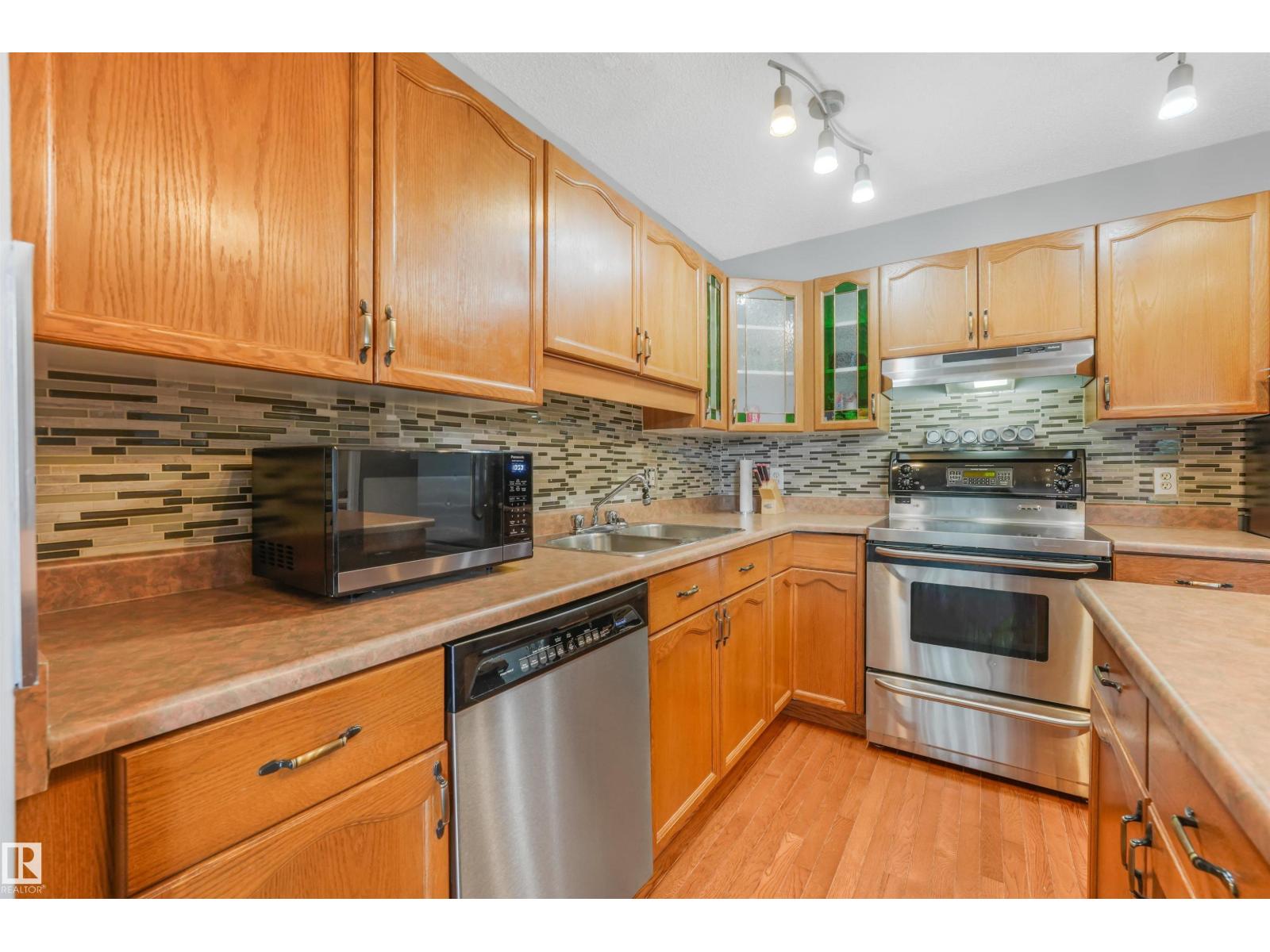 #19 15215 126 ST NW - 7