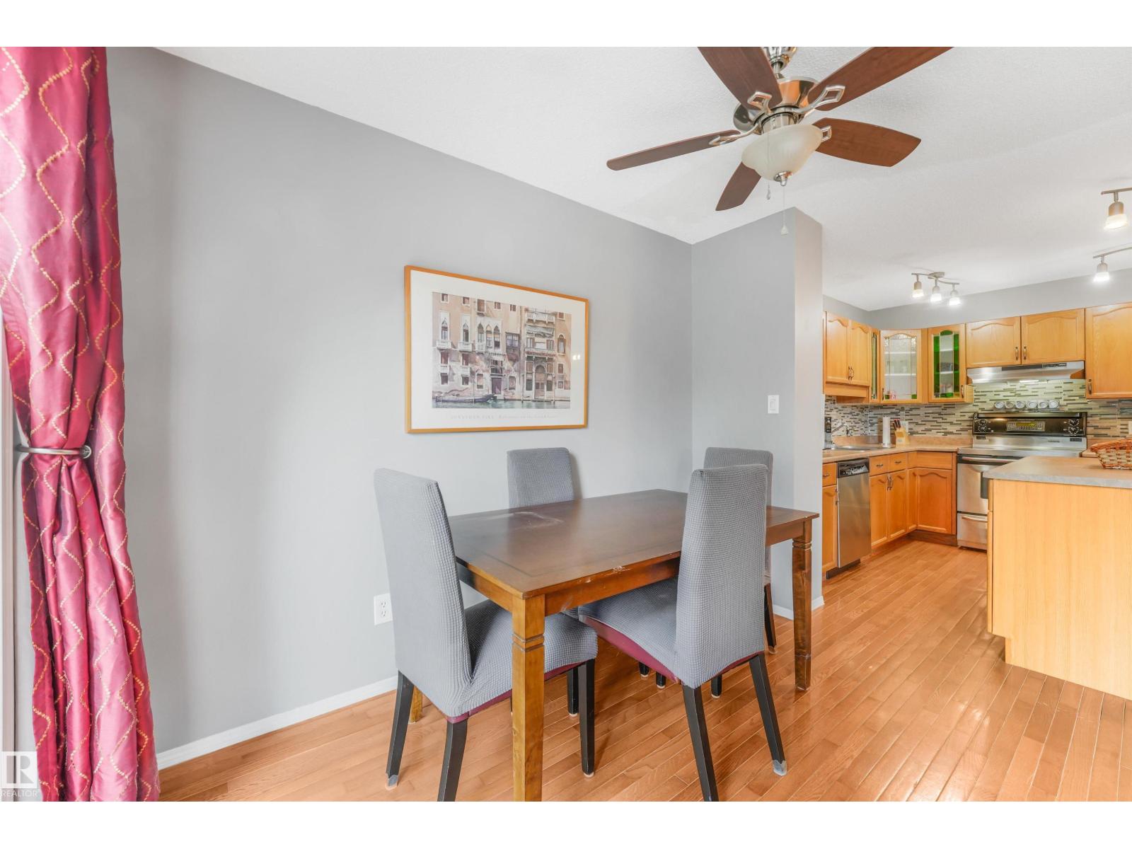 #19 15215 126 ST NW - 10