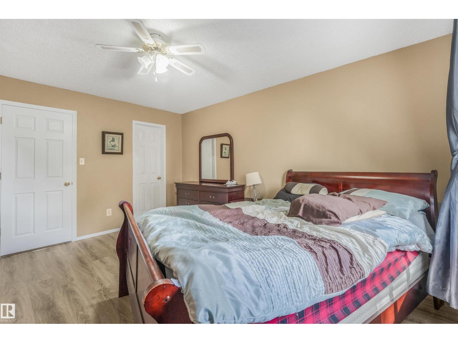 #19 15215 126 ST NW - 14