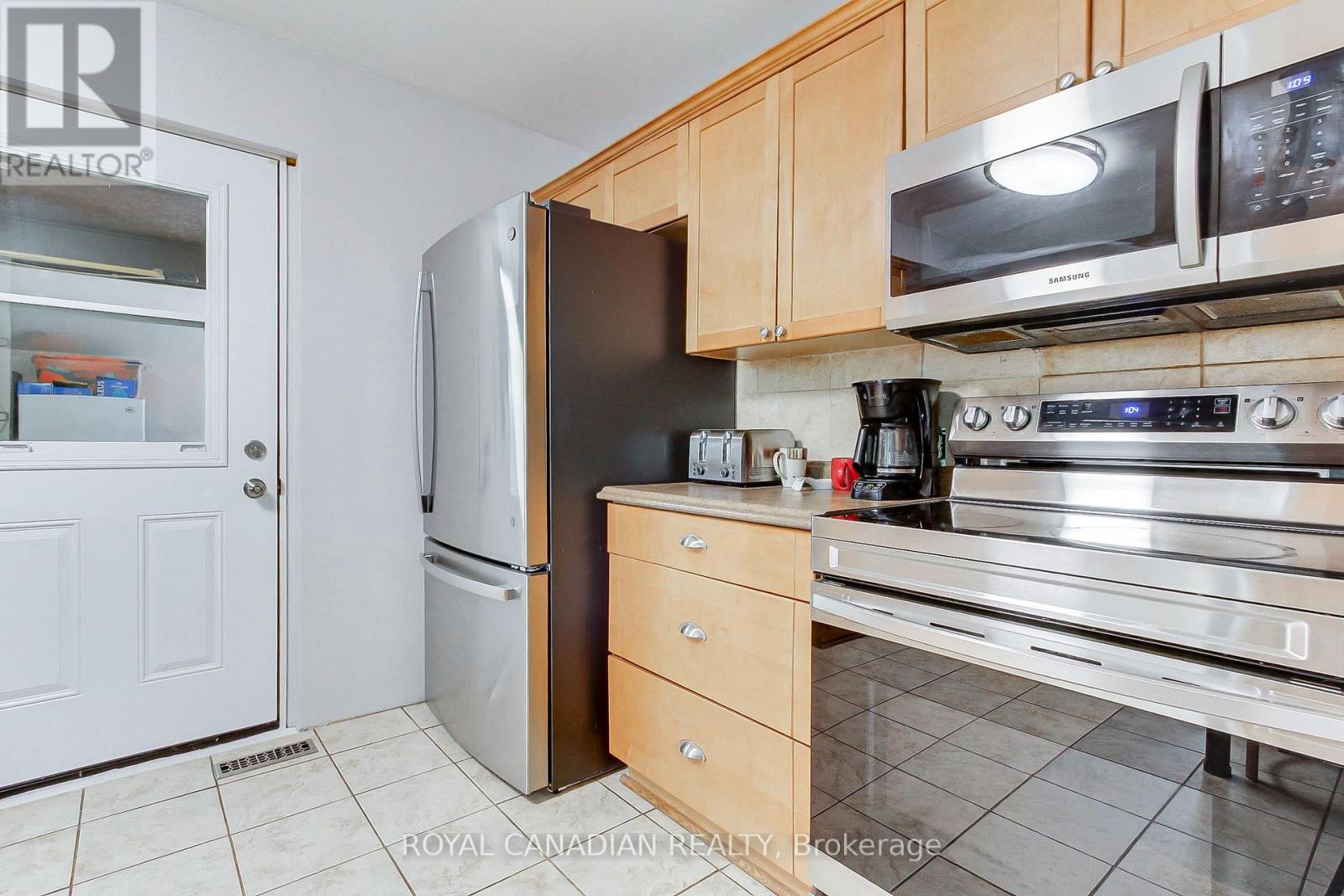46 AUSTEN LANE - 14