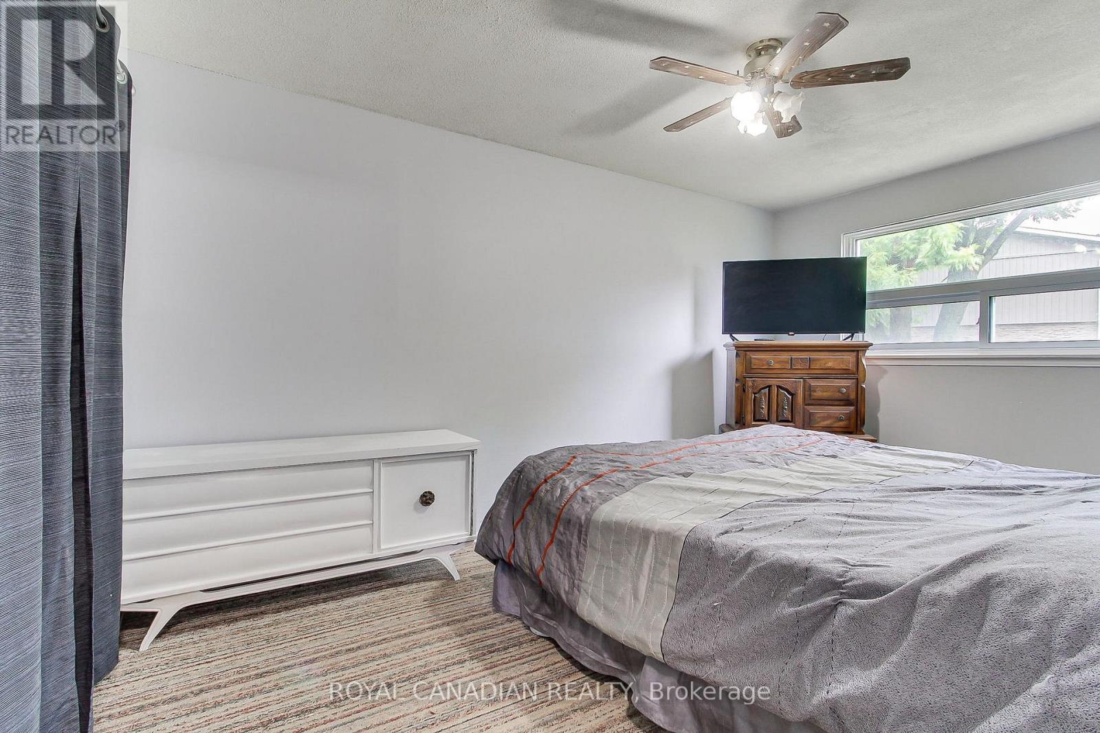46 AUSTEN LANE - 18