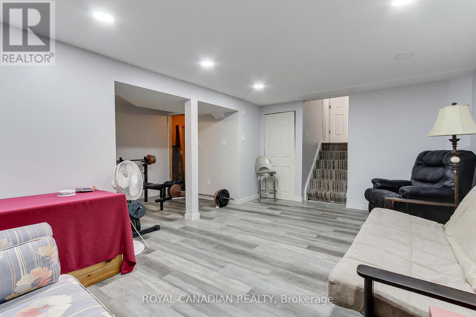 46 AUSTEN LANE - 30