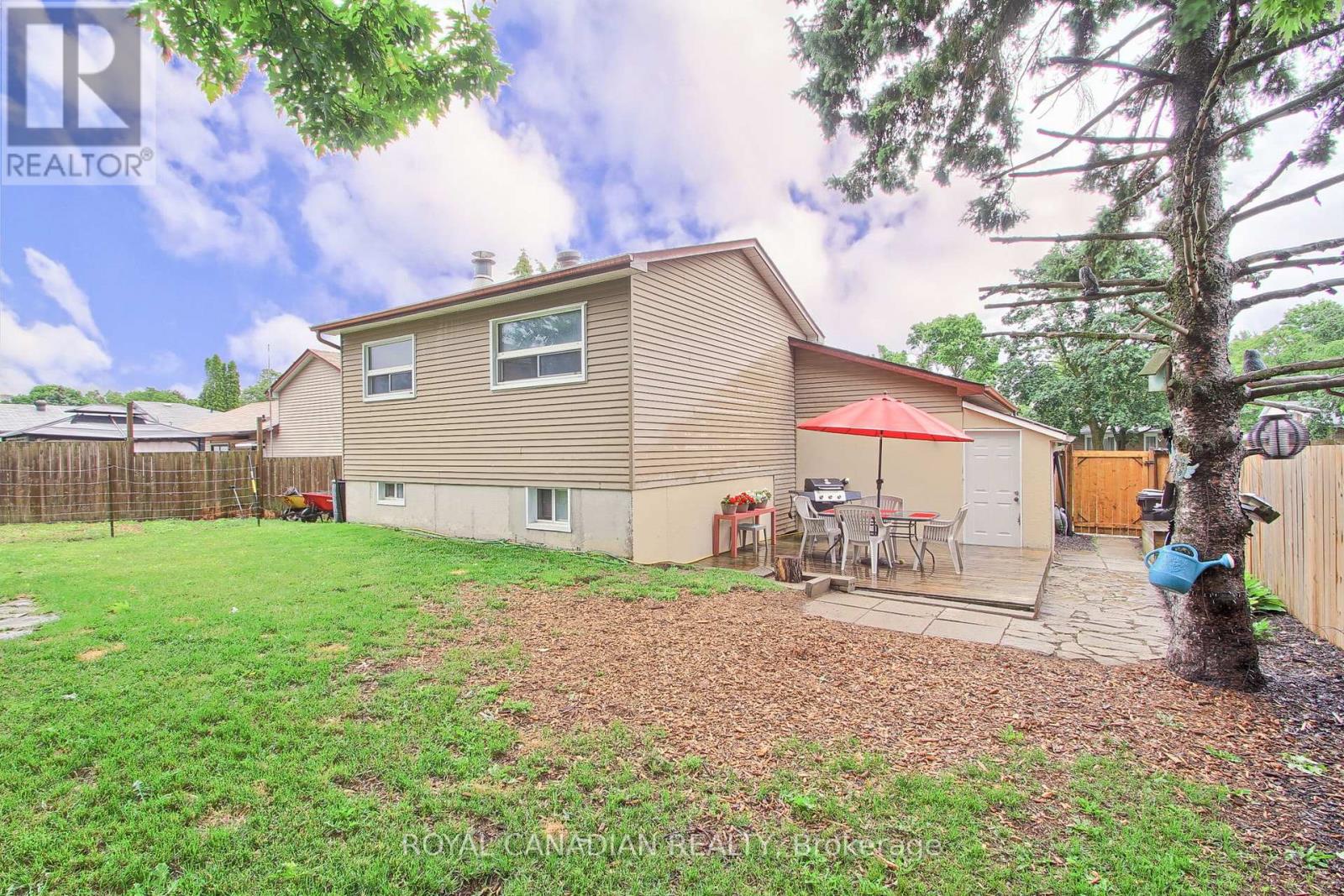 46 AUSTEN LANE - 34