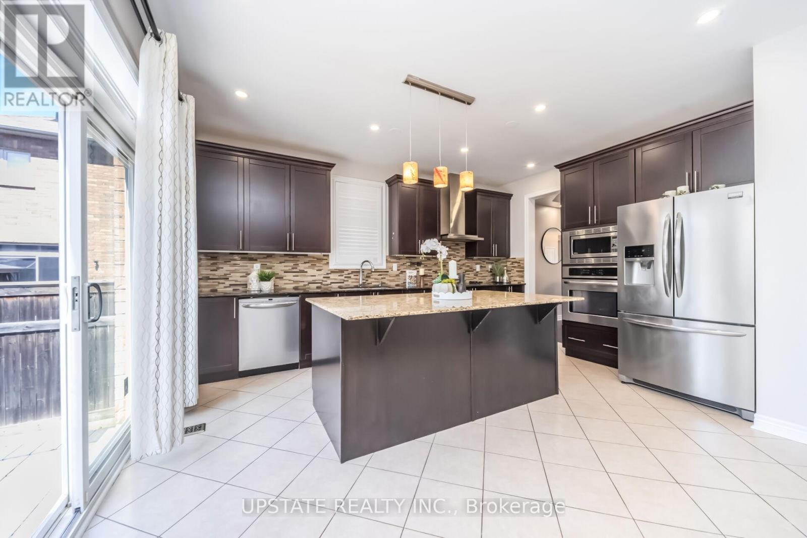 150 LLOYD SANDERSON DRIVE - 12