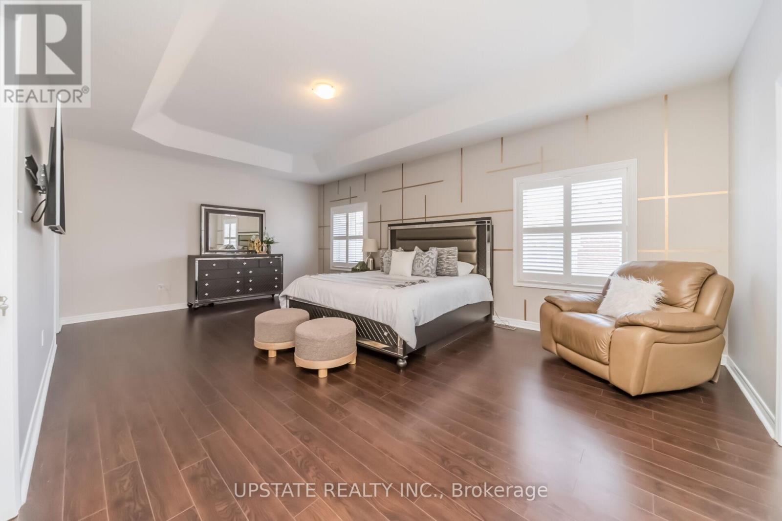 150 LLOYD SANDERSON DRIVE - 22
