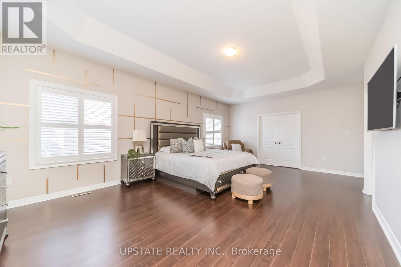 150 LLOYD SANDERSON DRIVE - 23