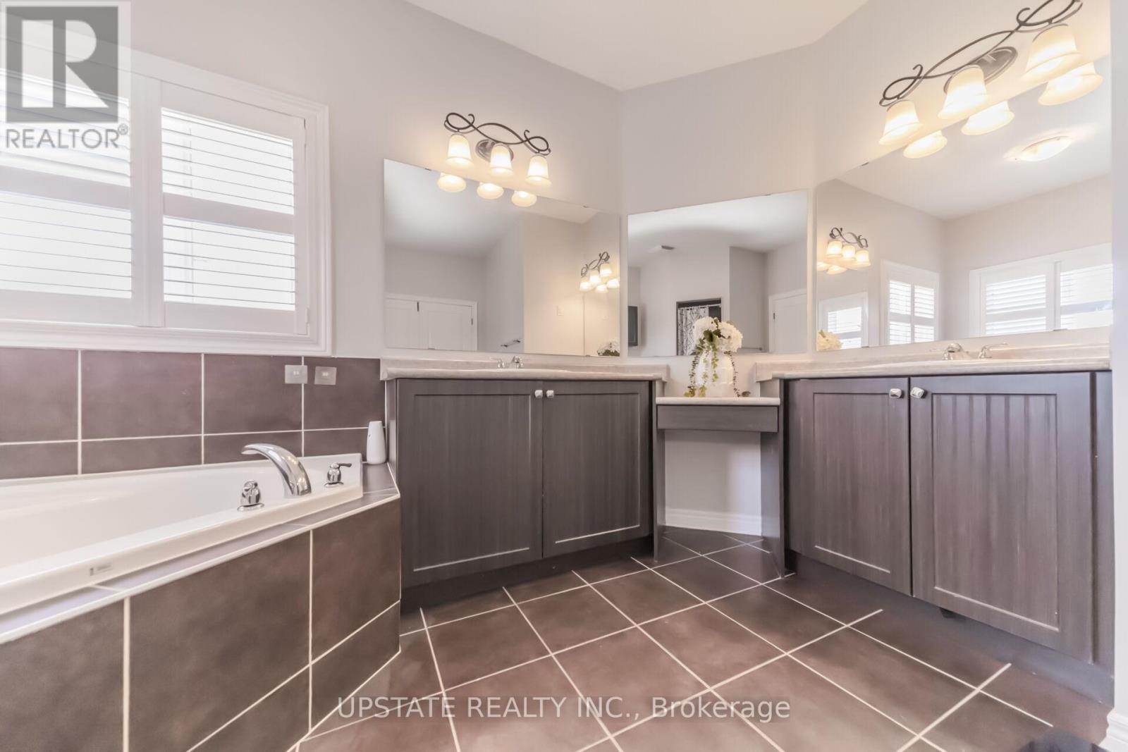 150 LLOYD SANDERSON DRIVE - 24