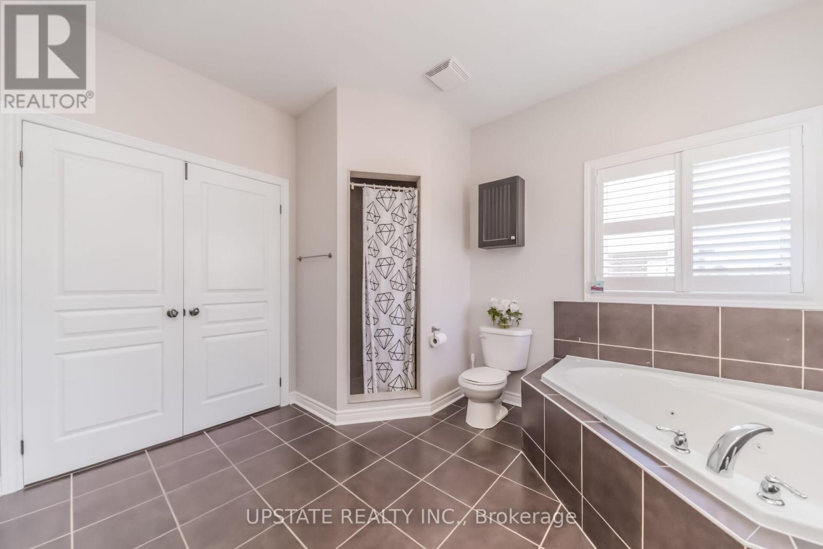 150 LLOYD SANDERSON DRIVE - 25