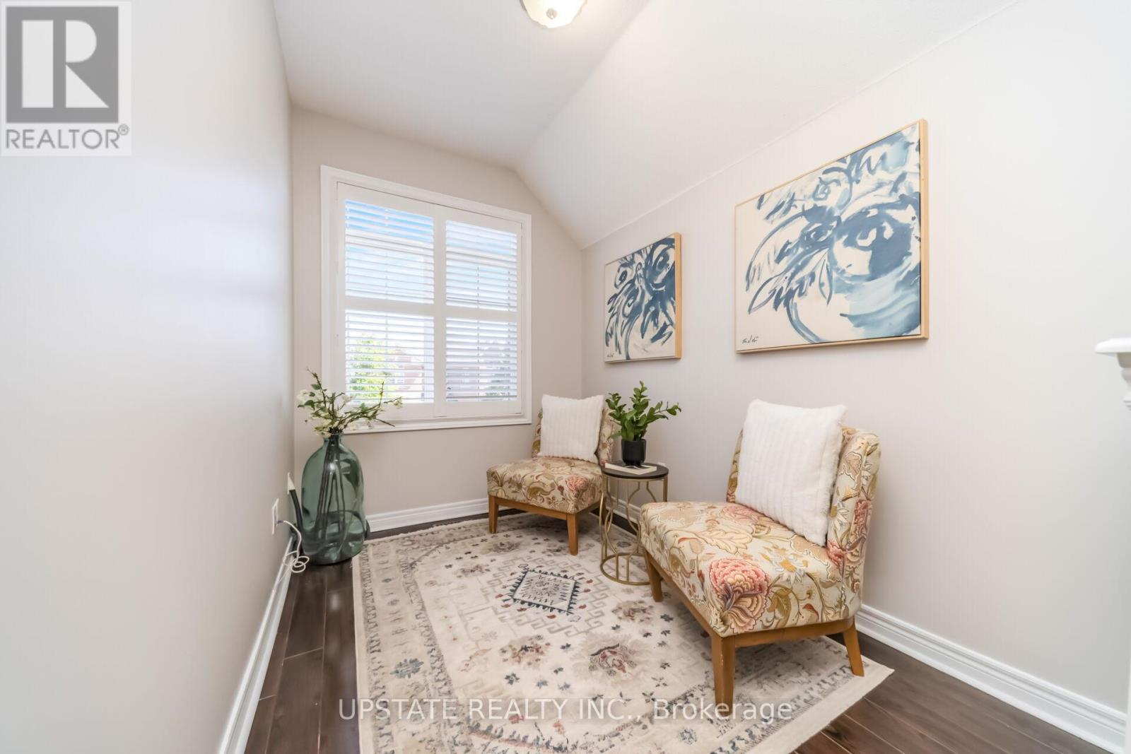 150 LLOYD SANDERSON DRIVE - 32