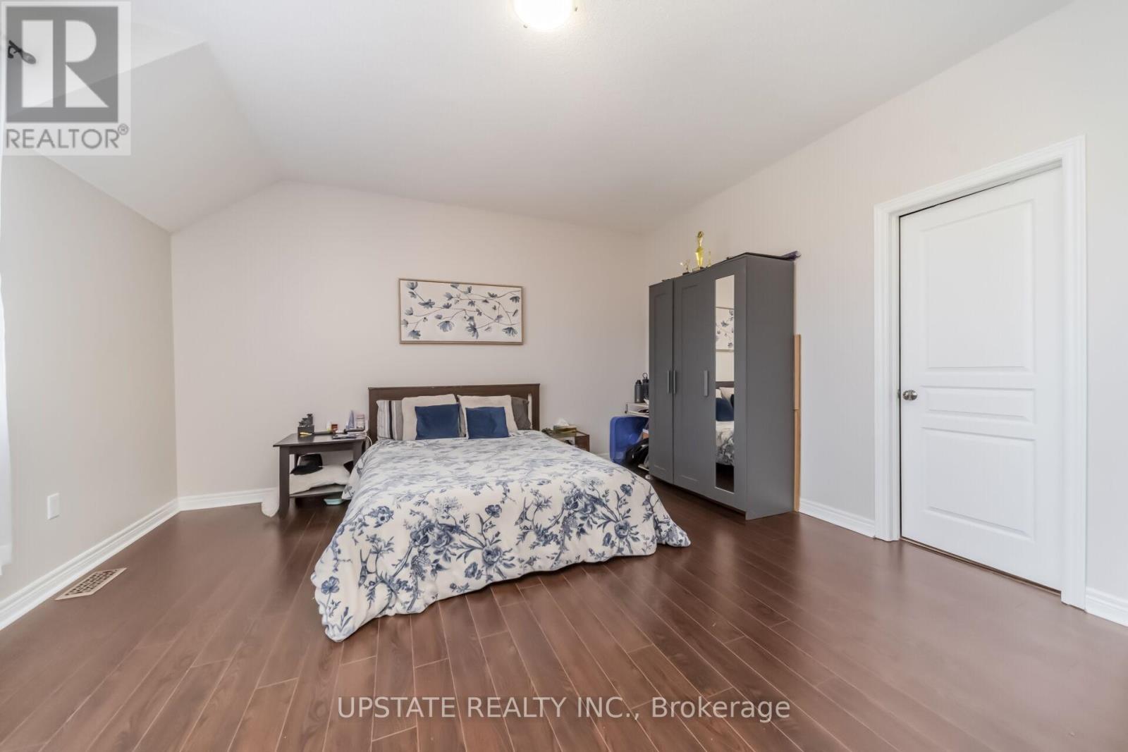 150 LLOYD SANDERSON DRIVE - 34