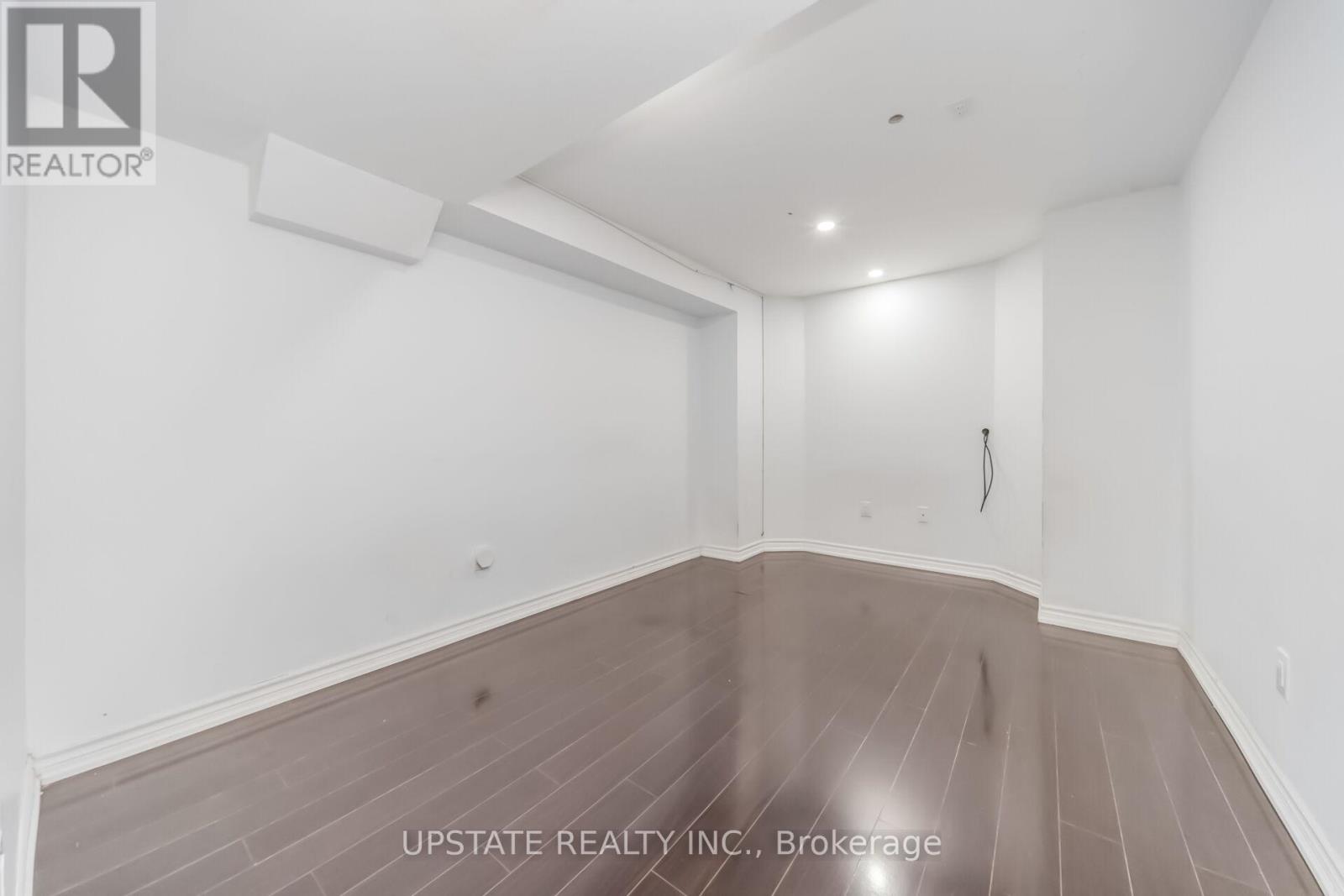 150 LLOYD SANDERSON DRIVE - 41