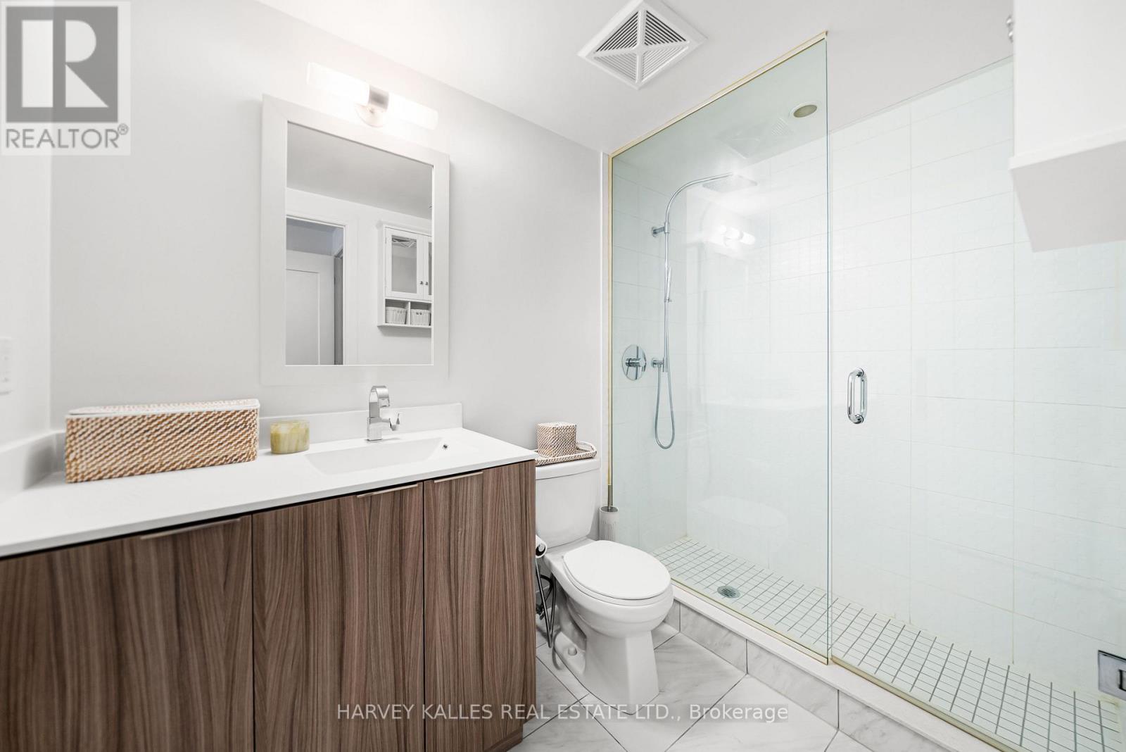#2703 56 ANNIE CRAIG DRIVE - 22
