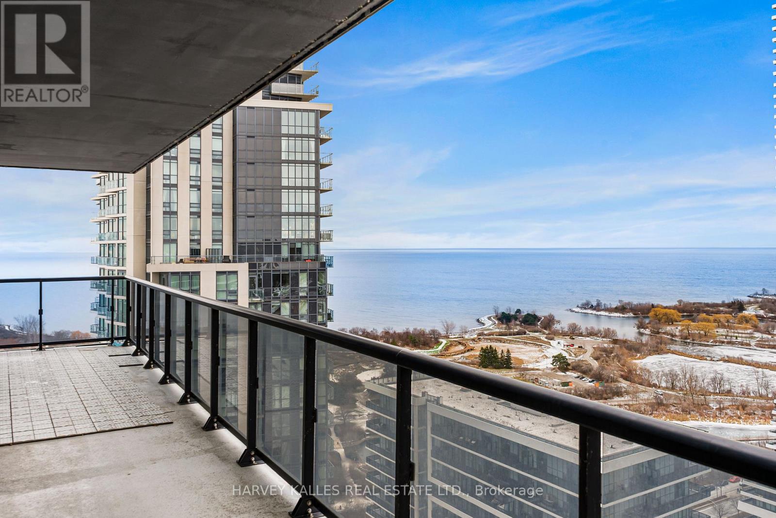 #2703 56 ANNIE CRAIG DRIVE - 36