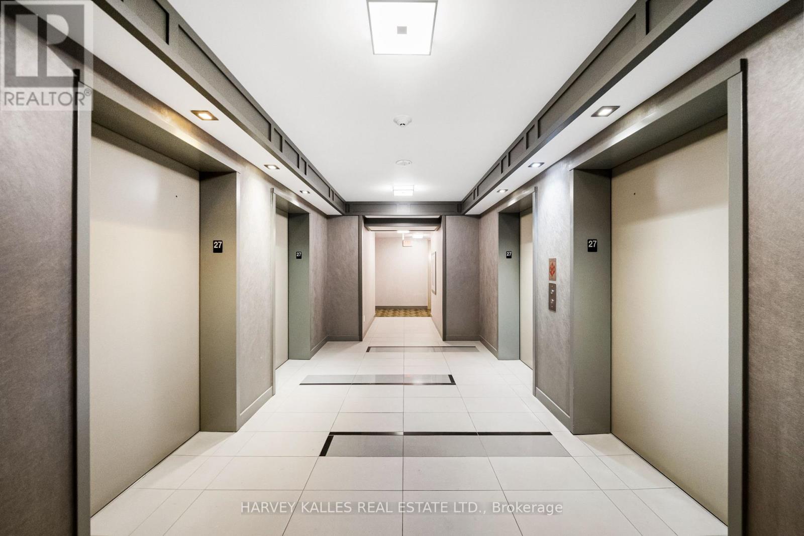 #2703 56 ANNIE CRAIG DRIVE - 38