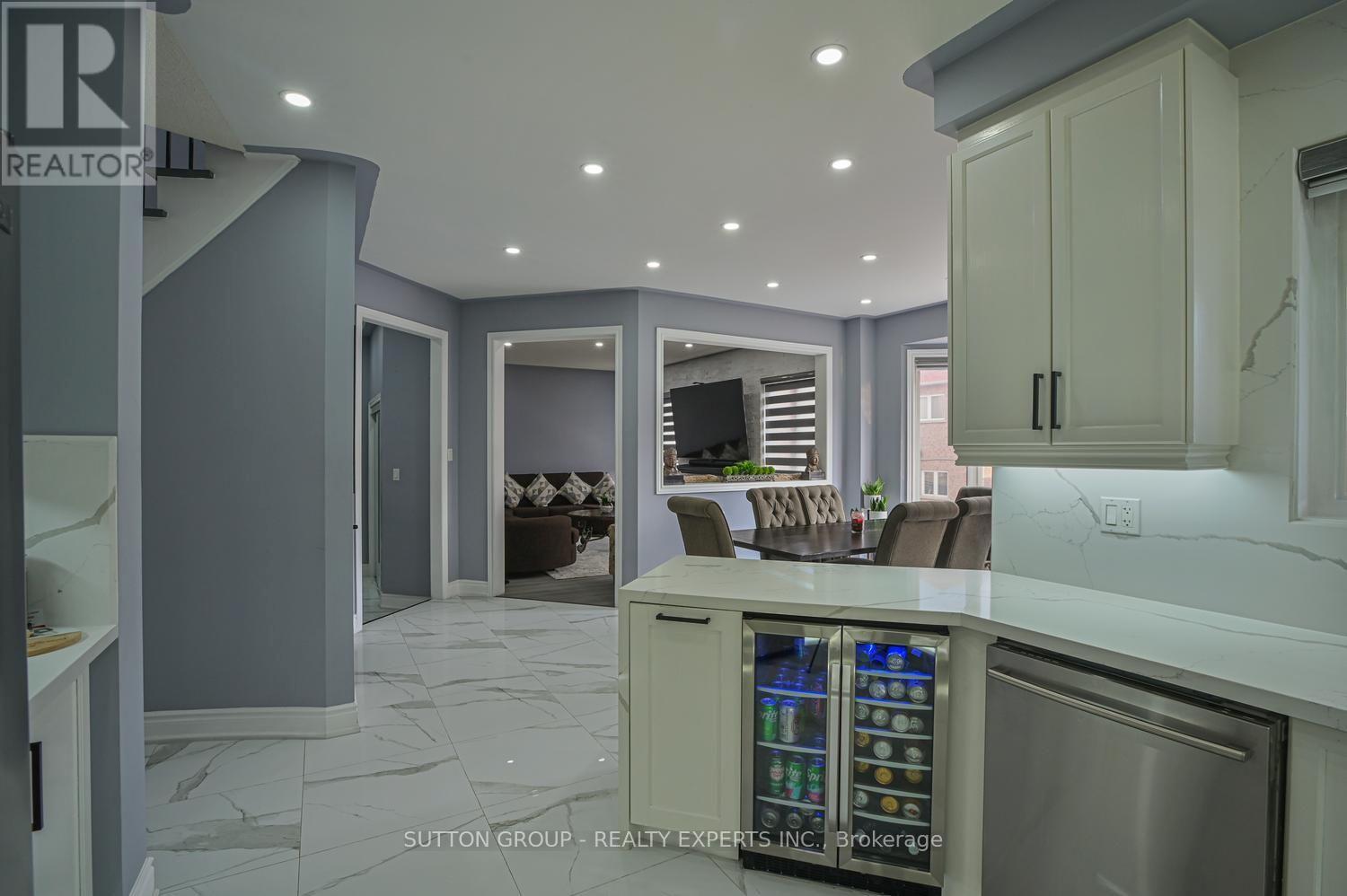 373 SUNNY MEADOW BOULEVARD - Image 17