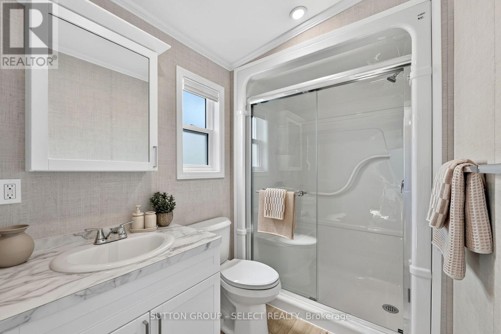 #LOT 8 215 CAROLYNN WAY - 26