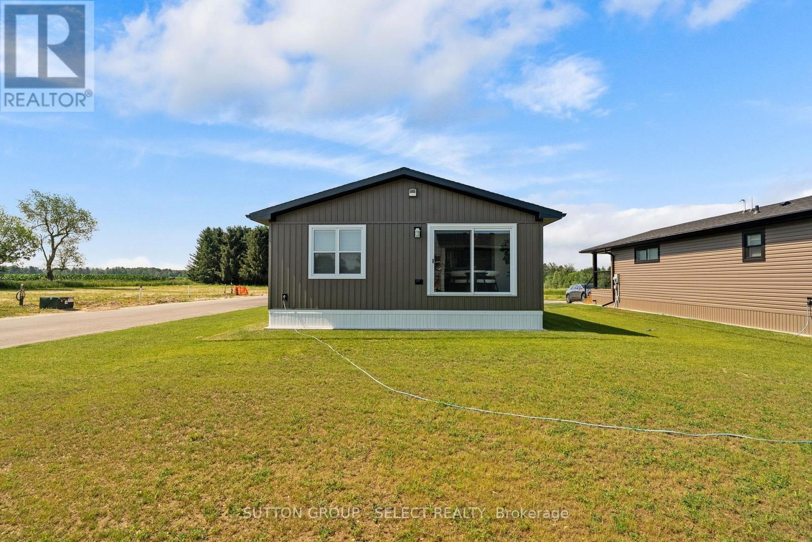 #LOT 8 215 CAROLYNN WAY - 32