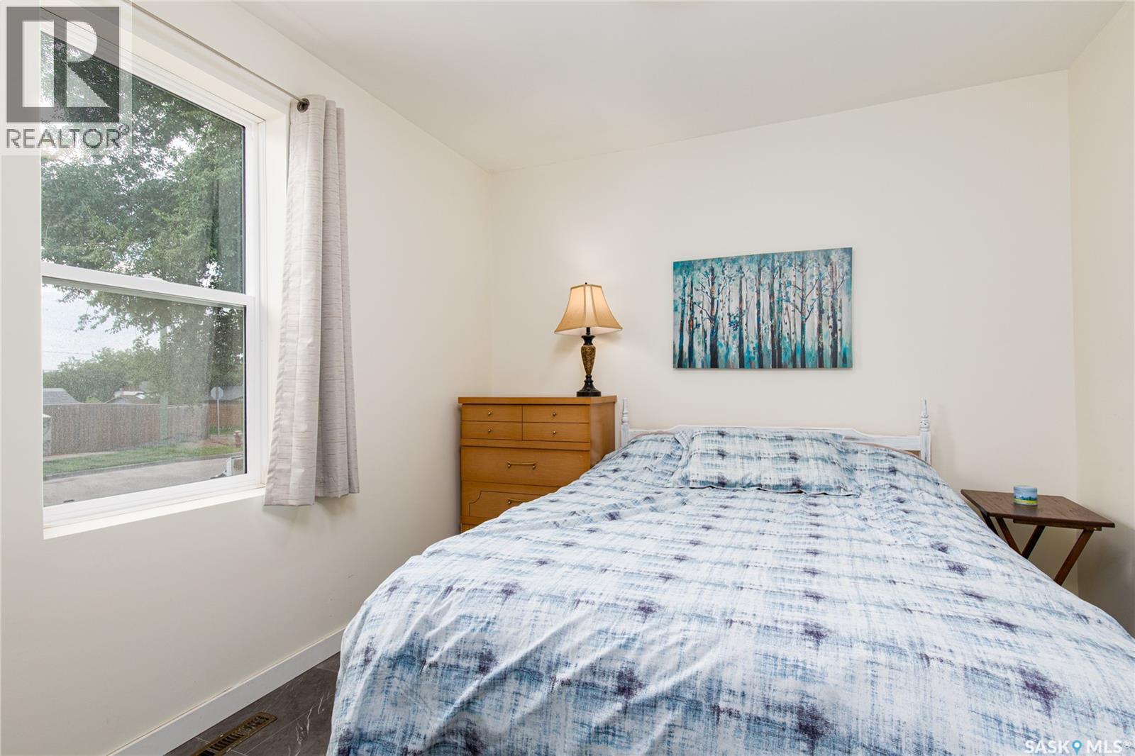 964 Athabasca STREET W - 7