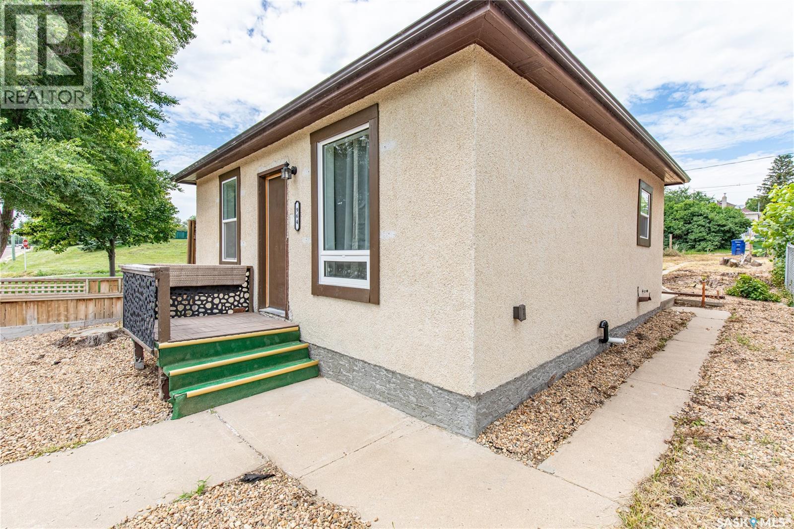 964 Athabasca STREET W - Image 2