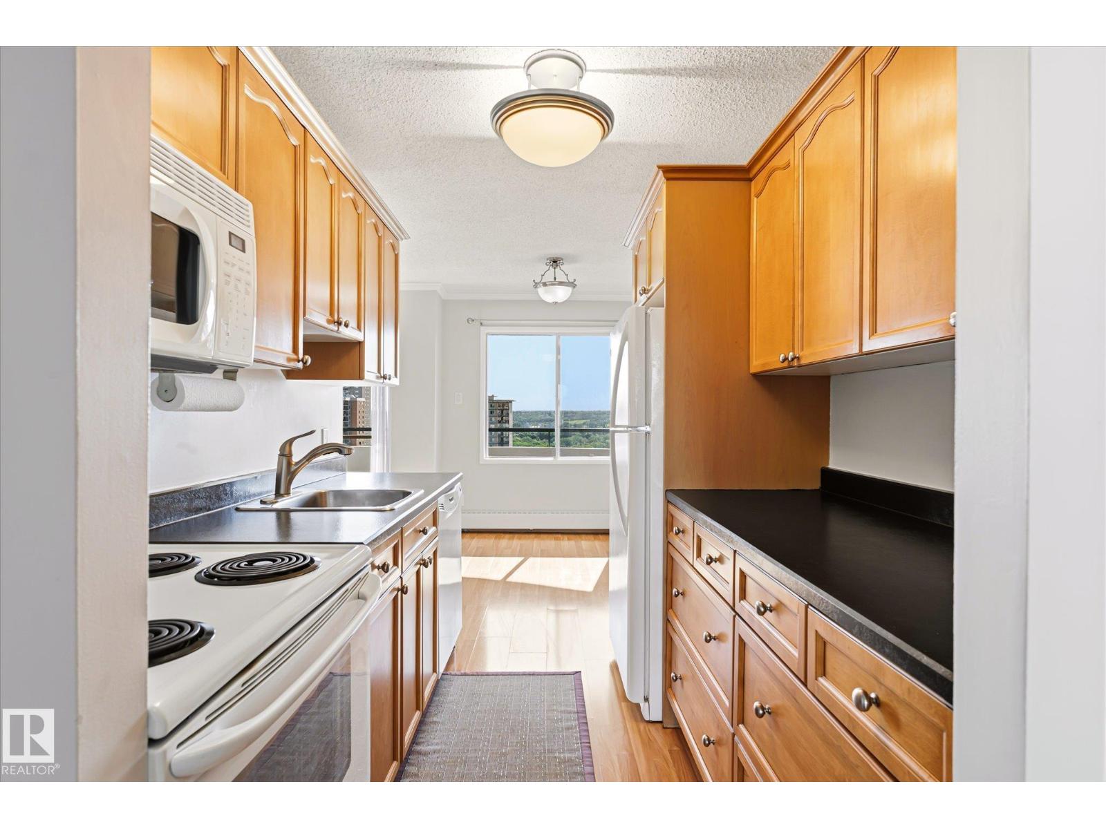 #704 9725 106 ST NW NW - 5