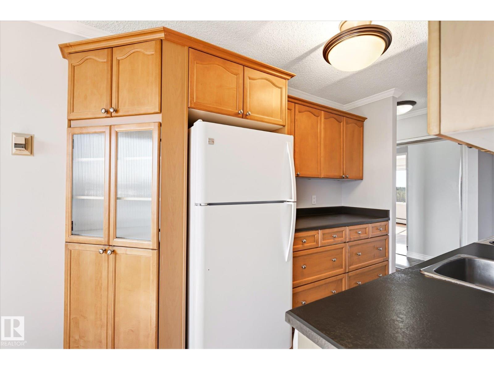 #704 9725 106 ST NW NW - 9