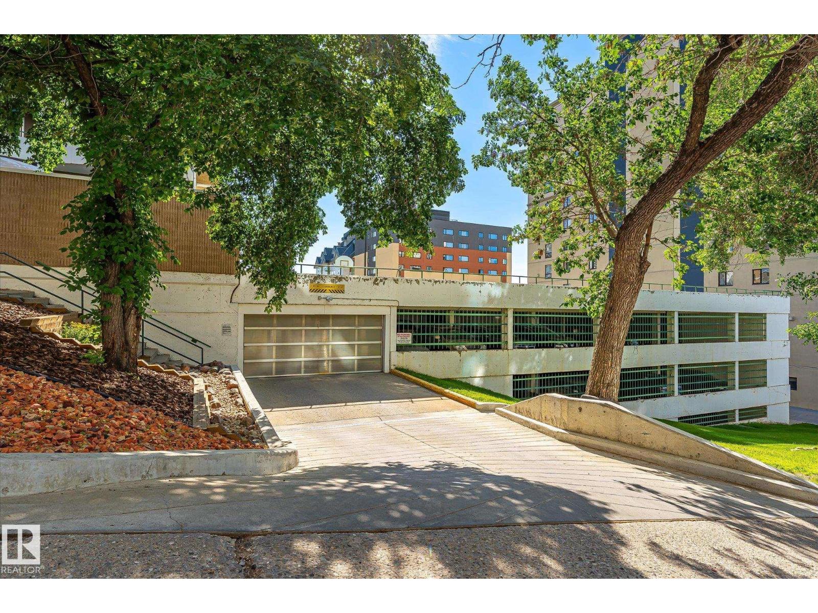 #704 9725 106 ST NW NW - 34