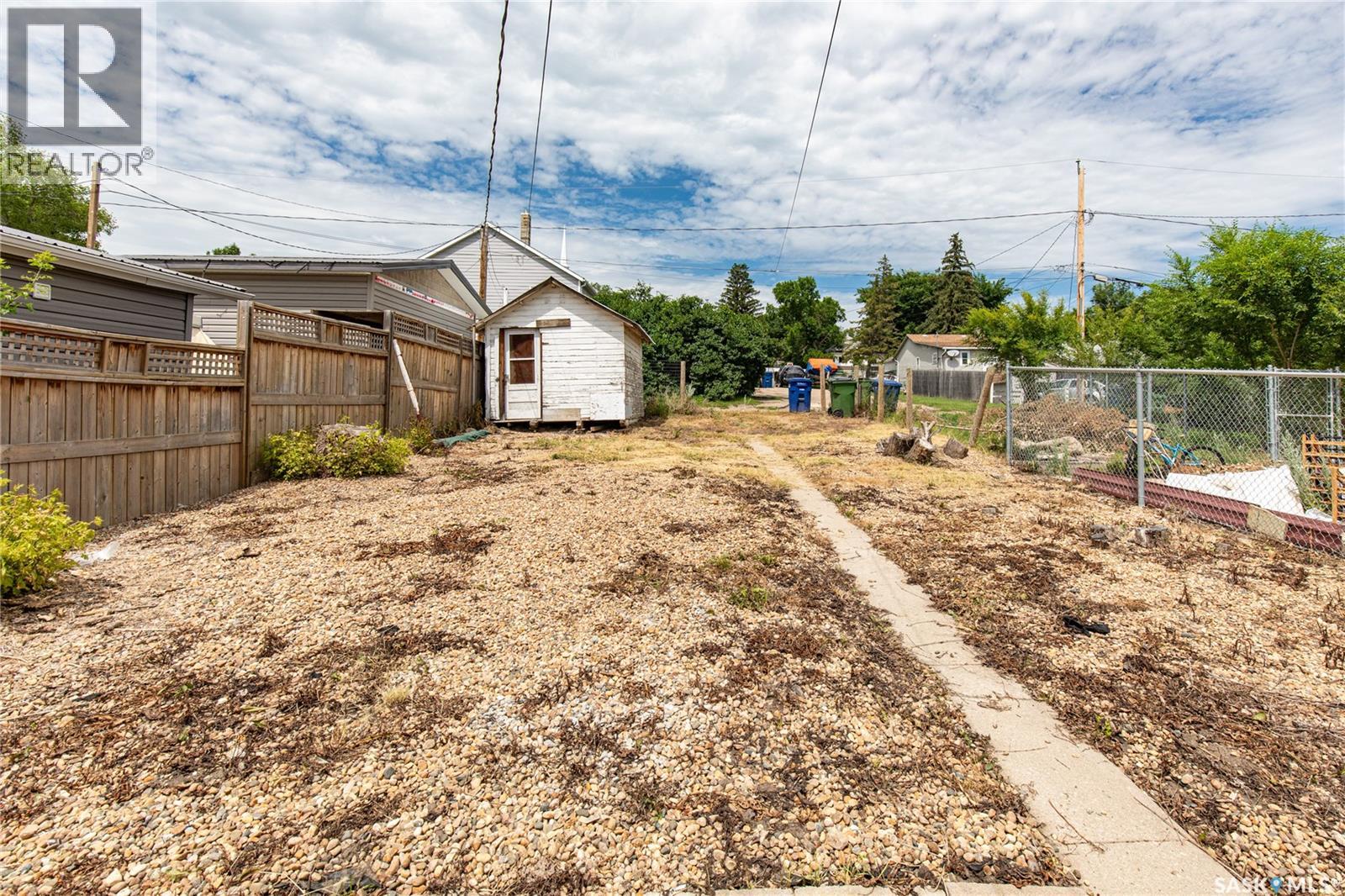 964 Athabasca STREET W - 30